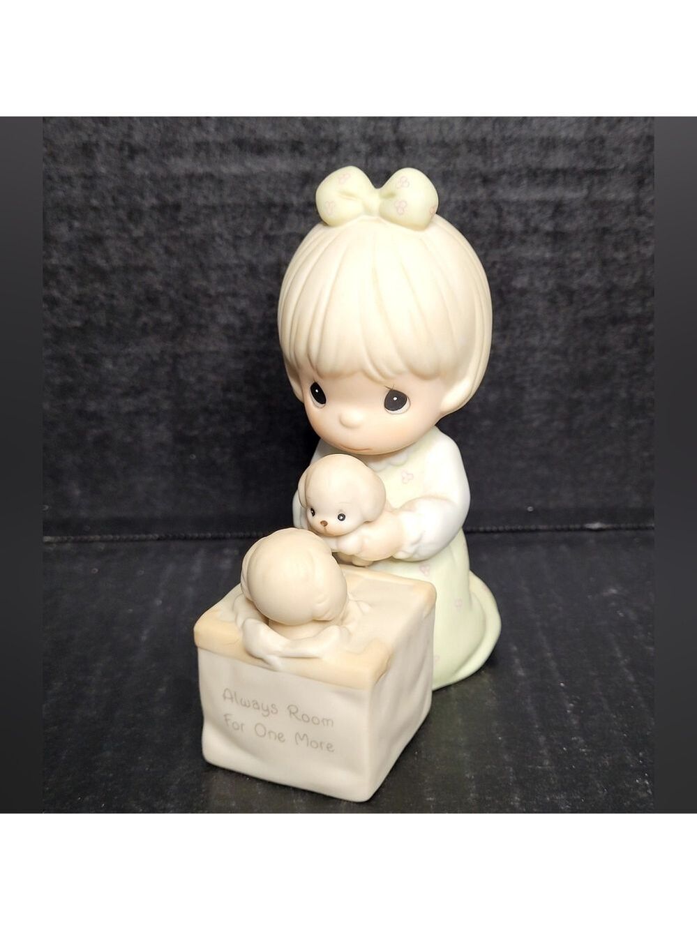1989 Precious Moments Symbol of Membership Always Room For One More #C-0009